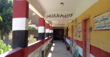 صور.. أهالى أسوان يطالبون بسد عجز المدرسين قبل بدء الدراسة