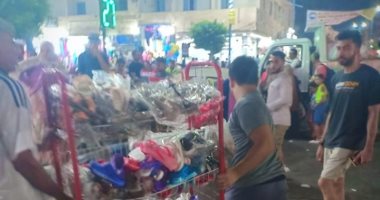 صور.. حملة لإزالة الإشغالات والباعة الجائلين من شوارع مرسى مطروح