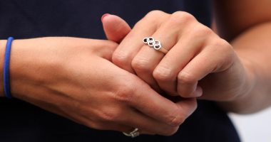 مش بس الإيد والرجل.. الرموش واللسان والحنجرة تصاب بالتوتر العضلى