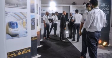 إقبال الحجاح المغادرين لصالة حجاج مطار جدة على معرض صور معالم من الحج 