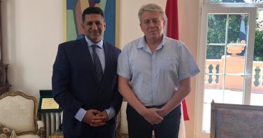 سفير مصر لدى صربيا يلتقي رئيس معهد السياسة والاقتصاد الدوليين في بلجراد