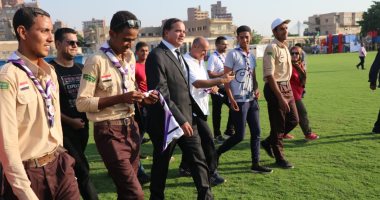 رئيس جامعة سوهاج يشارك الطلاب فى فعاليات الدورة الكشفية بعين شمس