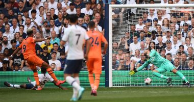 توتنهام يتلقى هزيمته الأولى بالدوري الإنجليزي أمام نيوكاسل.. فيديو