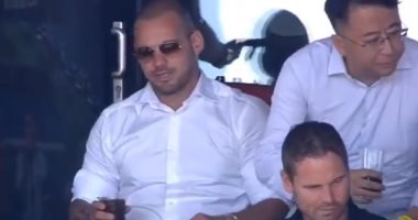 شنايدر السمين.. النجم الهولندى يظهر بشكل غريب بعد اعتزاله