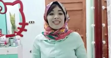 فيديو.. بخفة ودلع "سمر" تحول الأغانى إلى لغة الإشارة.. بتختار الإيجابى منها