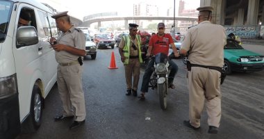 صور.. ضبط 1446 مخالفة مرورية متنوعة فى القليوبية