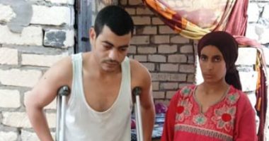 مواطن يناشد محافظ الشرقية: "نفسى أعمل عملية قبل ما يقطعوا رجلى وسقف لبيتى"