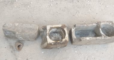 مباحث الآثار تضبط عاملا بحوزته عصارة زيت ولوحة وإناء من العصر الفرعونى بأسيوط