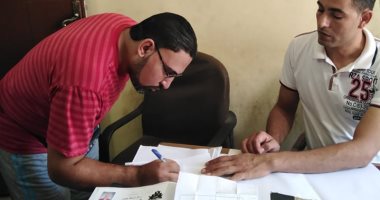 صور.. سائقو التوك توك بمدينة بلبيس يستجيبون لمبادرة الترقيم وتوحيد السعر