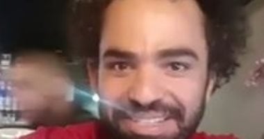 نفس الشىء ولكنكم تحبون المشاهير.. قارئ يشارك بصورته تشبه محمد صلاح
