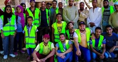 صور.. شباب الأقصر ينظفون المقابر ويستخرجون الأعمال السحرية بمعاونة رجال الدين