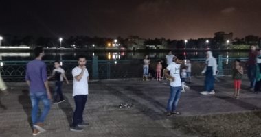 صور.. حمة مكثفة لإزالة اشغالات كورنيش النيل بمنطقة الأعصر بدمياط 