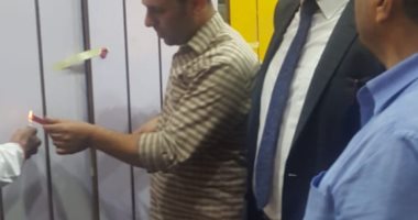 صور.. غلق وتشميع المحلات المخالفة والغير مرخصة شرق الإسكندرية 