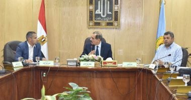 محافظ أسيوط يطالب بحصر احتياجات القرى الأكثر احتياجاً وفقا لاحتياجات المواطنين