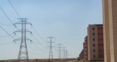 أهالى منطقة فى الشروق يطالبون بنقل أبراج الضغط العالى.. صور