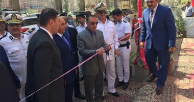 صور.. مدير أمن الجيزة يتفقد شوادر "كلنا واحد" لتوفير مستلزمات المدارس