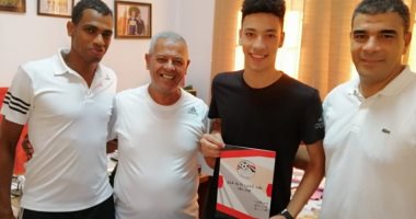 صور.. القناة يوقع عقدا مع نجل حمزة الجمل 5 مواسم