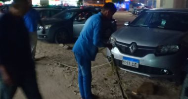صور.. حملة ليلية لإزالة الإشغالات والتعديات فى منطقة سوق ليبيا بمطروح