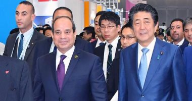 السيسي و "شينزو آبي" يتفقدان معرض منظمة اليابان للتجارة الخارجية..صور