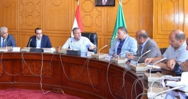 محافظ الإسماعيلية يوجه بتفعيل آليات منظومة النظافة وخطة التطوير والتجميل