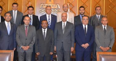 مجلس جامعة الإسكندرية يكرم أعضاء القافلة الطبية السادسة بدولة تنزانيا