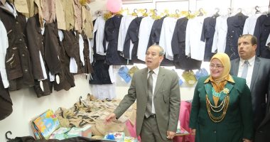 فيديو وصور.. محافظ كفر الشيخ يفتتح معرض لمستلزمات المدارس