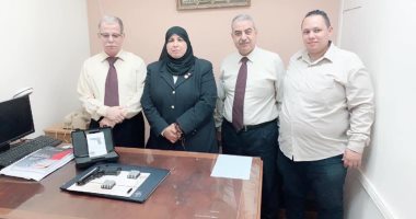 صور.. جمارك مطار القاهرة تضبط محاولة تهريب طبنجة صوت وعدد من الطلقات