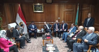 صور..القليوبية تتزين بالأعلام فى عيدها القومى..والمحافظ يستقبل المحافظين السابقين