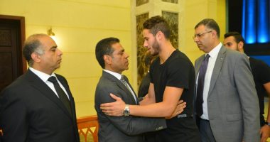 اكرامي وسعد ورمضان يحضرون عزاء شقيق طارق قنديل
