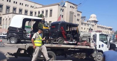 صور.. ضبط مركبات "توك توك" بدون تراخيص فى حملة مرورية مكبرة بطنطا