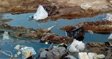 بعد حصولها على المركز الأول فى النظاقة.. قمامة ومجارى بين عمارات جهينة بسوهاج