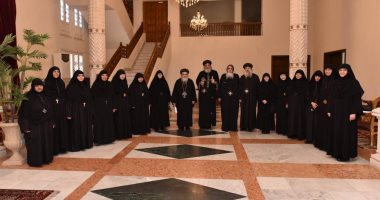 البابا تواضروس يستقبل وفد الراهبات المسافر إلى روسيا بالكاتدرائية