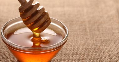 عشان تفضلى مشرقة دايماً.. طرق استخدام العسل لبشرة صافية