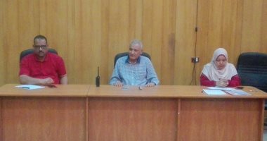 صور.. رئيس مدينة إسنا يكلف بفحص طلبات التقنين ومراجعة أصول الدولة 