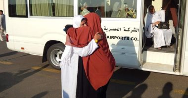 مطار أسوان الدولى يستقبل آخر رحلات عودة الحجاج من الأراضى المقدسة.. صور