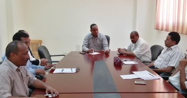 صور.. قيادات مدينة الطود يناقشون تدبير مقر للشهر العقارى لخدمة المواطنين