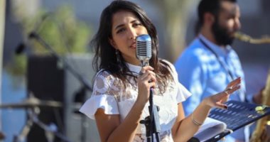 ابن الوز عوام.. ابنة عفاف راضى تتألق بأغنية "sway" وإلهام شاهين تعانقها