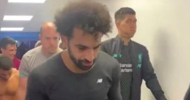 شاهد.. كوميديا فيرمينو بعد واقعة محمد صلاح وماني  
