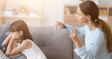 لو طفلك بيحرجك بصراخه الدائم.. 3 نصائح للتعامل معه