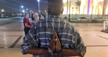 القارئ محمد علاء يشارك بصورة تظهر قيامه بتحدى المرونة