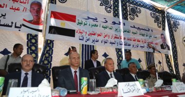 محافظ قنا يشهد جلسة صلح القودة بين عائلتى آل عامر وآل الراوى بنجع حمادى