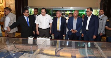 رئيس الوزراء يعقد إجتماعا مع مسئولى ميناء الأسكندرية  