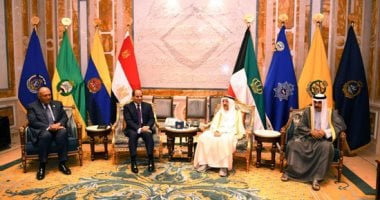 نشاط مكثف للسيسى فى ثانى أيام زيارته للكويت.. يعقد قمة مع الأمير.. ويستعرض مع رئيس الوزراء زيادة الاستثمارات بين البلدين.. ويبحث مع مرزوق الغانم تعزيز العلاقات البرلمانية.. ويؤكد على ضرورة توحيد الصف العربى