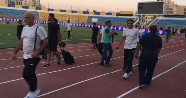 صور.. الزمالك والاتحاد يصلا ستاد الإسماعيلية استعدادا لموقعة الكأس