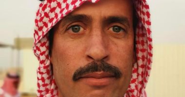 "الشرارى" شاعر مصرى يخطف الأنظار فى مهرجان الهجن بالسعودية 