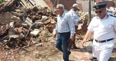 صور.. محافظ القاهرة: الانتهاء من إزالة منطقة عين الحياة بالكامل