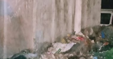 شكوى من انتشار القمامة أسفل كوبرى المظلات