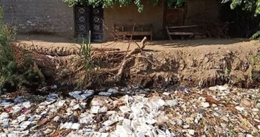 شكوى من تلوث ترعة جزيرة بهيج بمحافظة أسيوط