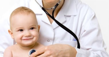 مش أى دكتور.. حاجات لازم تكون فى العيادة عشان تحمى طفلك من العدوى