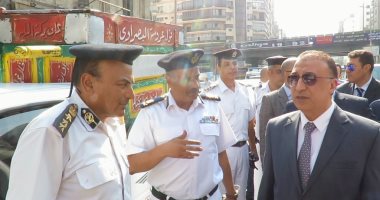 مدير أمن الجيزة يقود حملة لإزالة الإشغالات بشوارع الدقى  